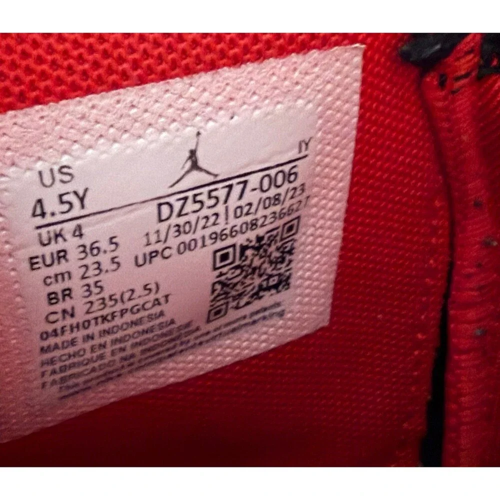 Nike Air Jordan Young Size 4.5Y